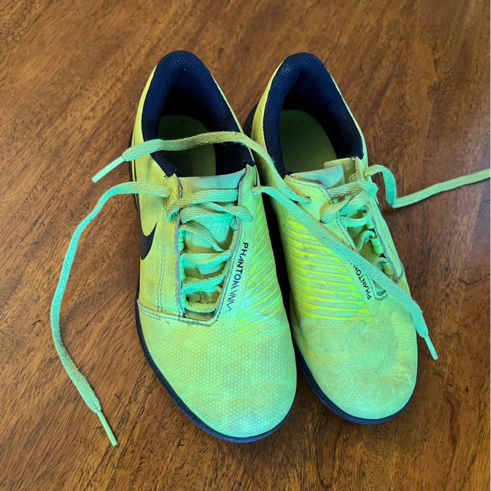 Nike Phantom indoor soccer sneakers